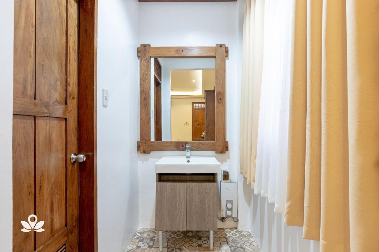 Zen Rooms Casa Lorenzo ليغاسبي المظهر الخارجي الصورة